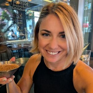 Meet your Posher, Elizabeth